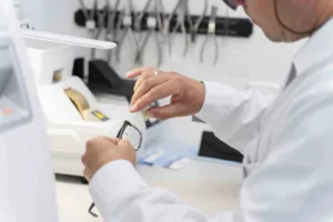“Görme bozukluklarının yaşam kalitesi üzerindeki etkisinin arttığı günümüzde, akıllı lens