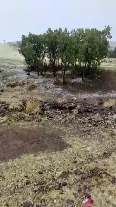 Aksaray’ın yüksek kesimlerinde bulunan Güzelyurt ilçesine mevsimin ilk karı yağdı.