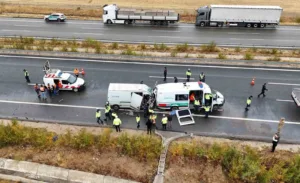Aksaray’da minibüsün jandarma minibüsüne arkadan çarpması sonucu meydana gelen ve