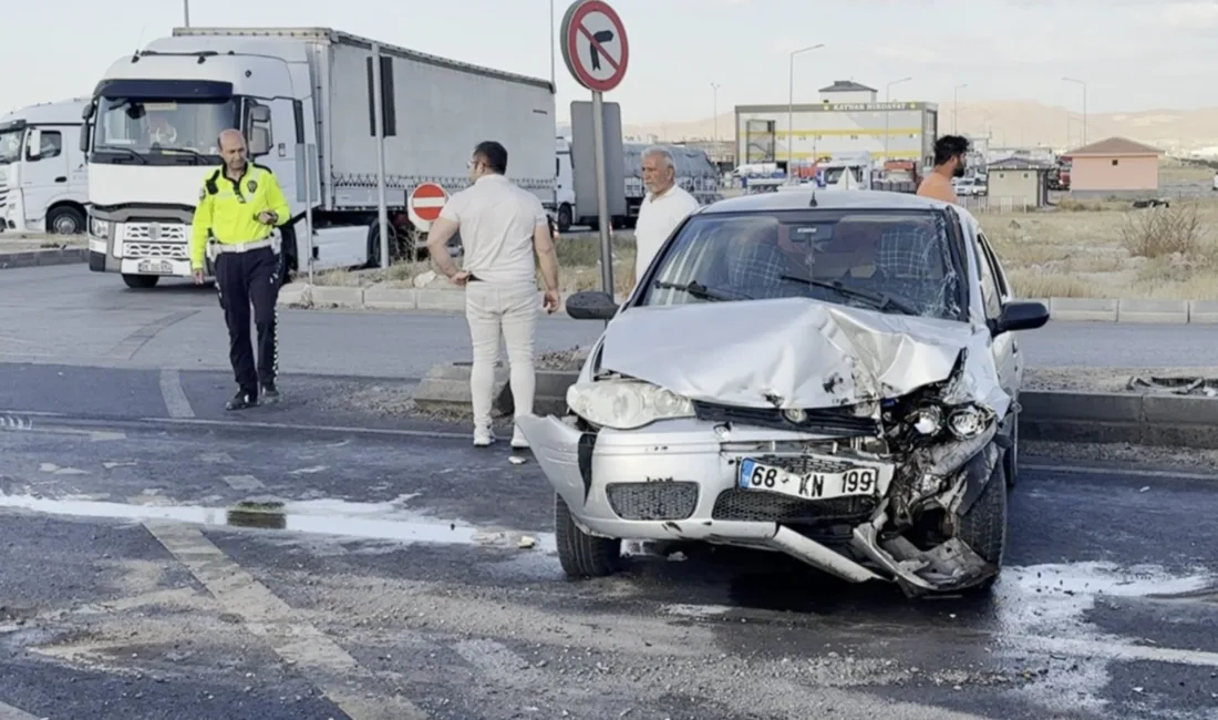 Aksaray’da otomobil ile tırın çarpışması sonucu meydana gelen trafik kazasında