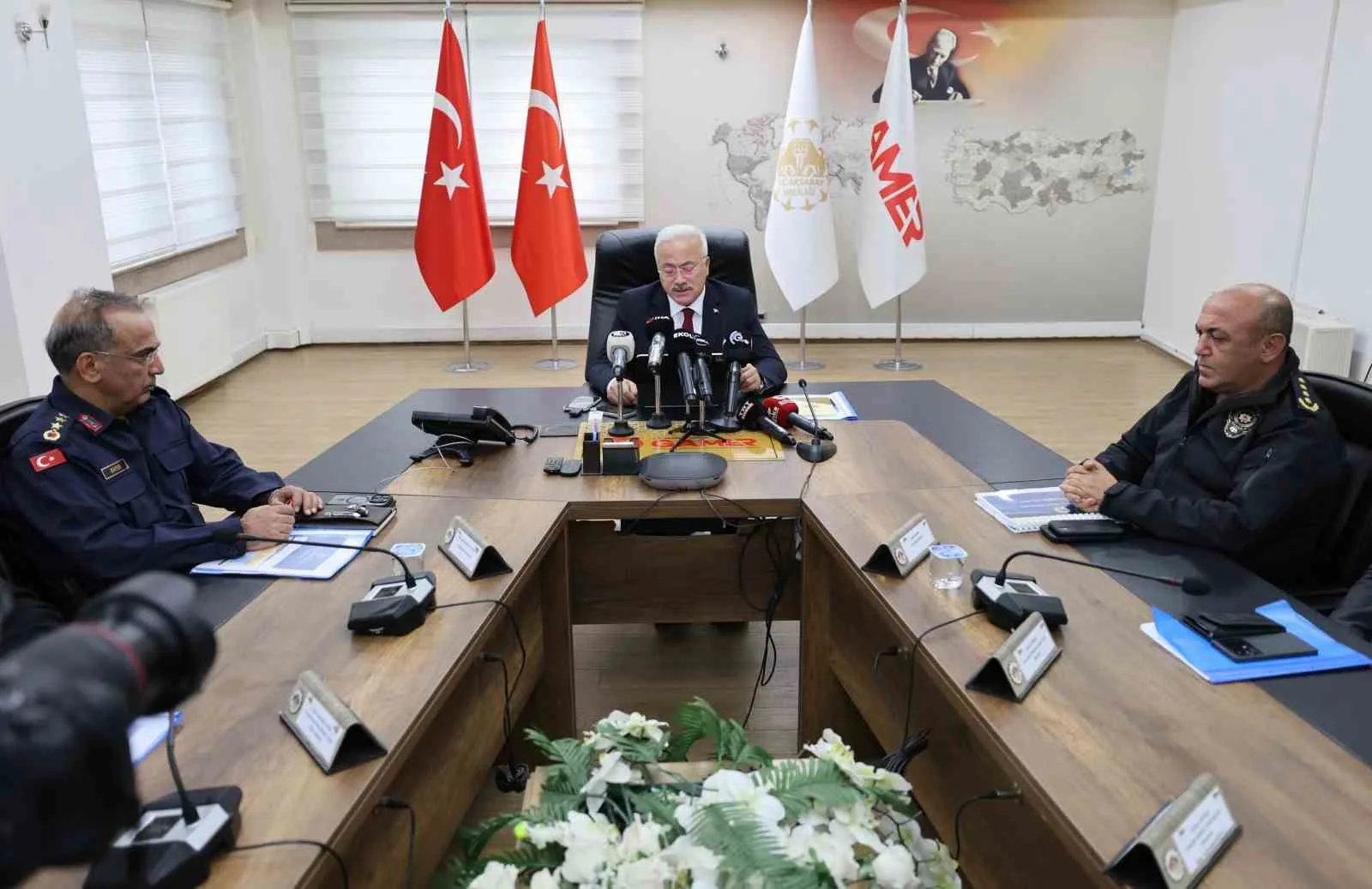 Aksaray Valisi Mehmet Ali Kumbuzoğlu, uyuşturucuyla mücadelede 9 ayda bin