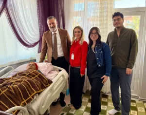 Konya’nın Akşehir İlçe Devlet Hastanesi yöneticileri, evde sağlık hizmetinden yararlanan
