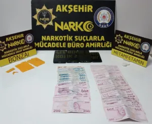 Konya’nın Akşehir ilçesinde polis ekipleri tarafından yapılan operasyonda 800 kullanımlık