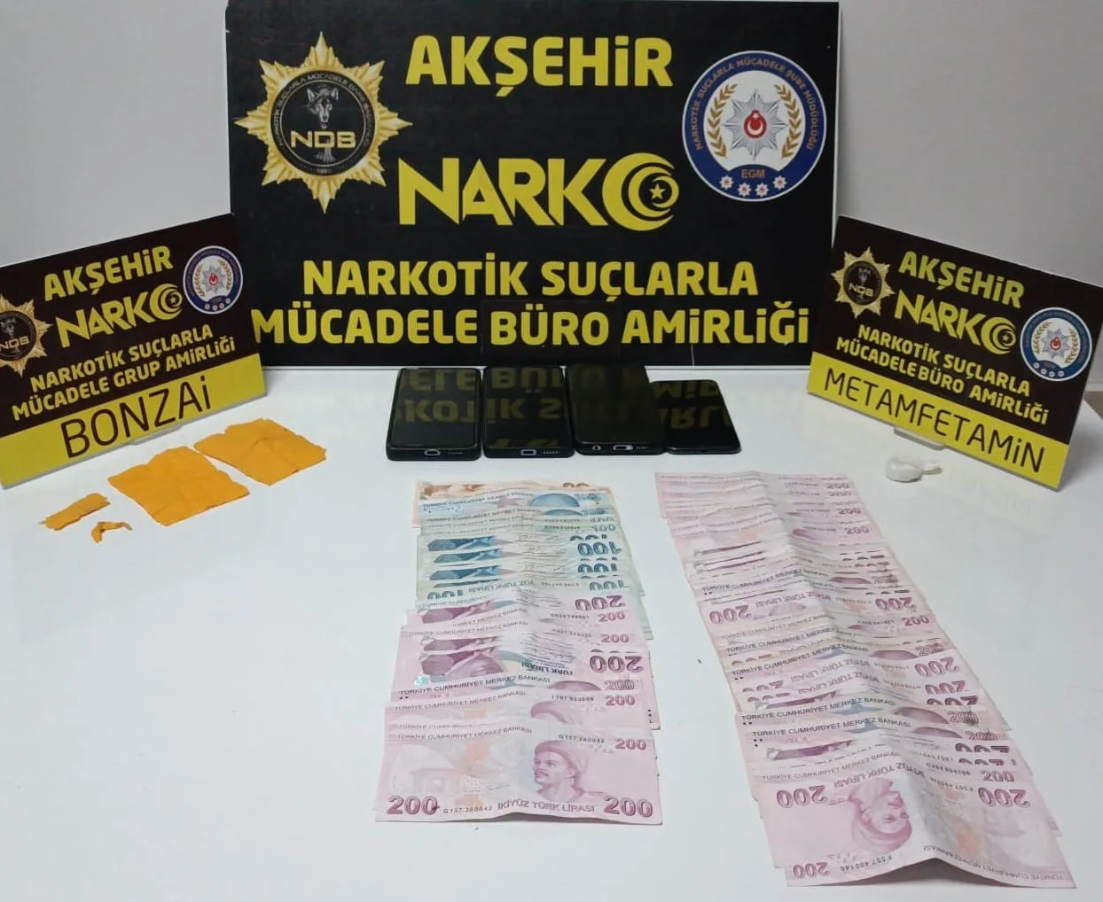 Konya’nın Akşehir ilçesinde polis ekipleri tarafından yapılan operasyonda 800 kullanımlık