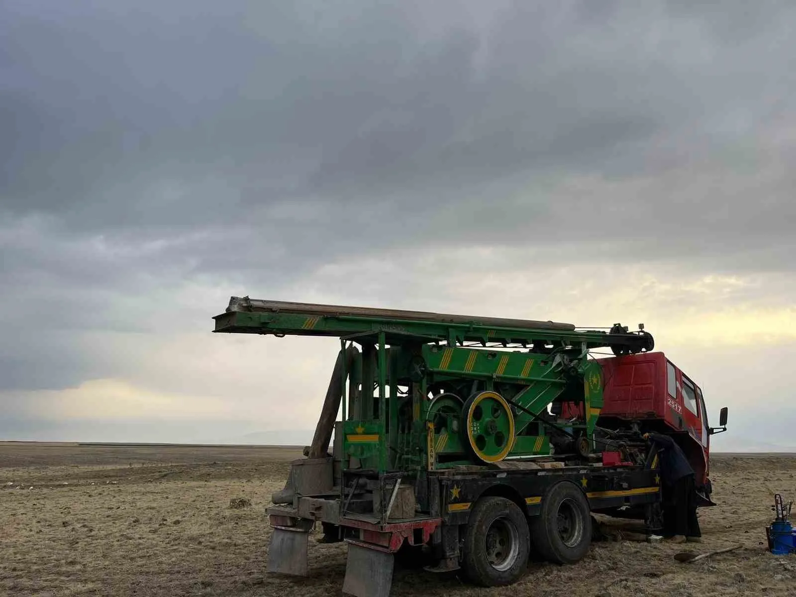 Akyaka’da 50 metre derinlikten su çıktı. Kars’ın Akyaka ilçesine bağlı