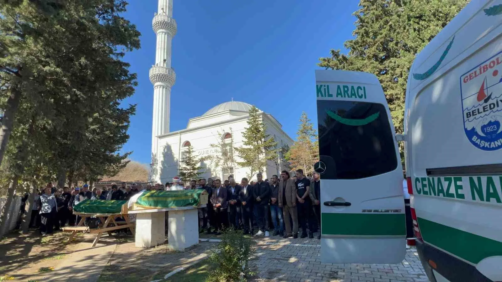 Çanakkale’nin Gelibolu ilçesi açıklarında alabora olan teknenin batması sonucu hayatını