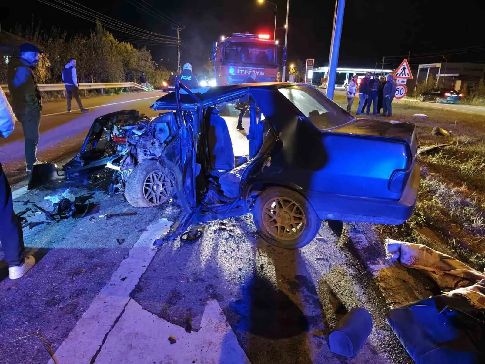 Samsun’un Bafra ilçesinde meydana gelen trafik kazasında Tofaş otomobilin aydınlatma