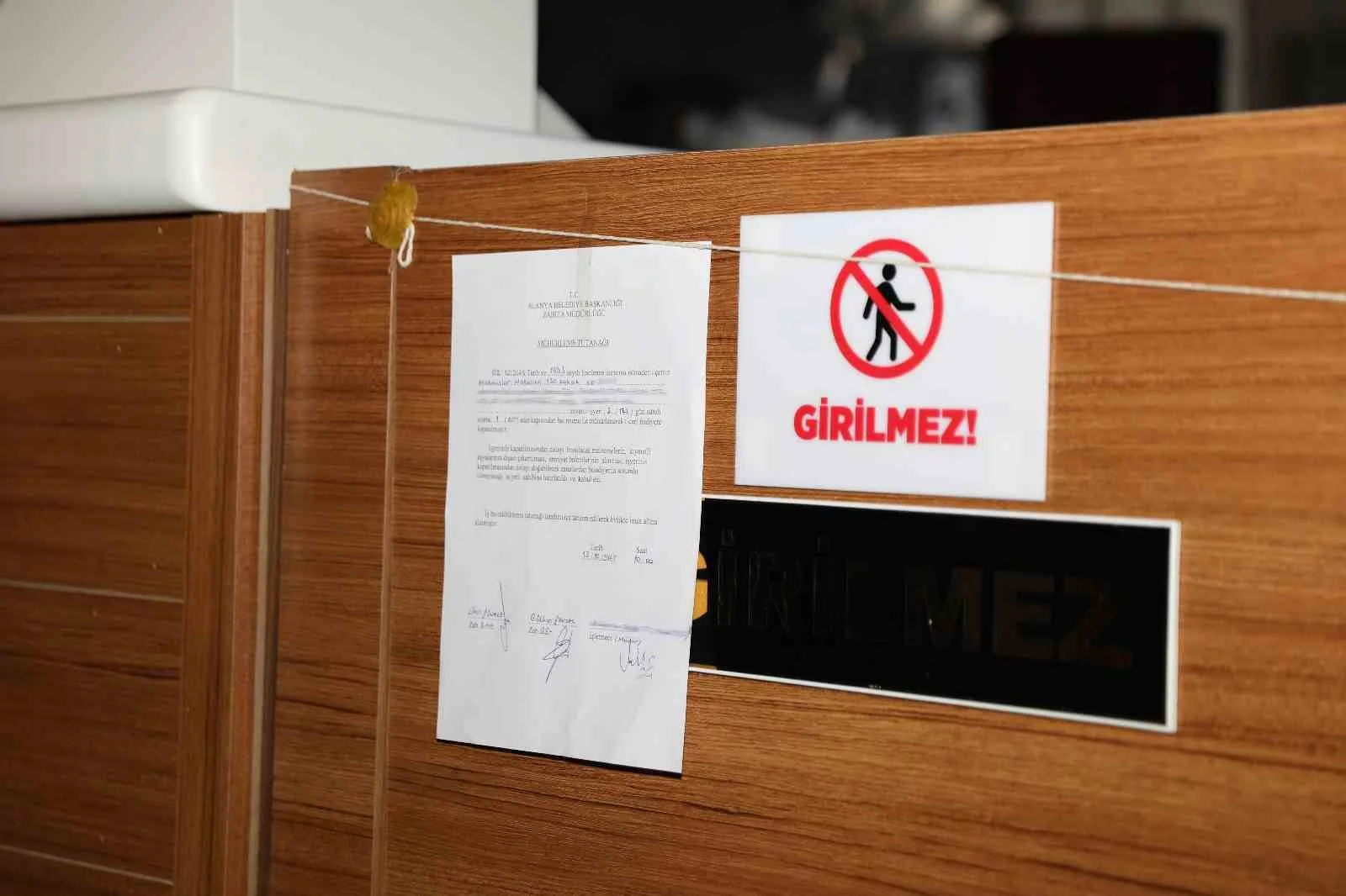 Alanya Belediyesi Zabıta Müdürlüğü ekipleri AVM’de denetleme yaptı. Tarihi geçmiş