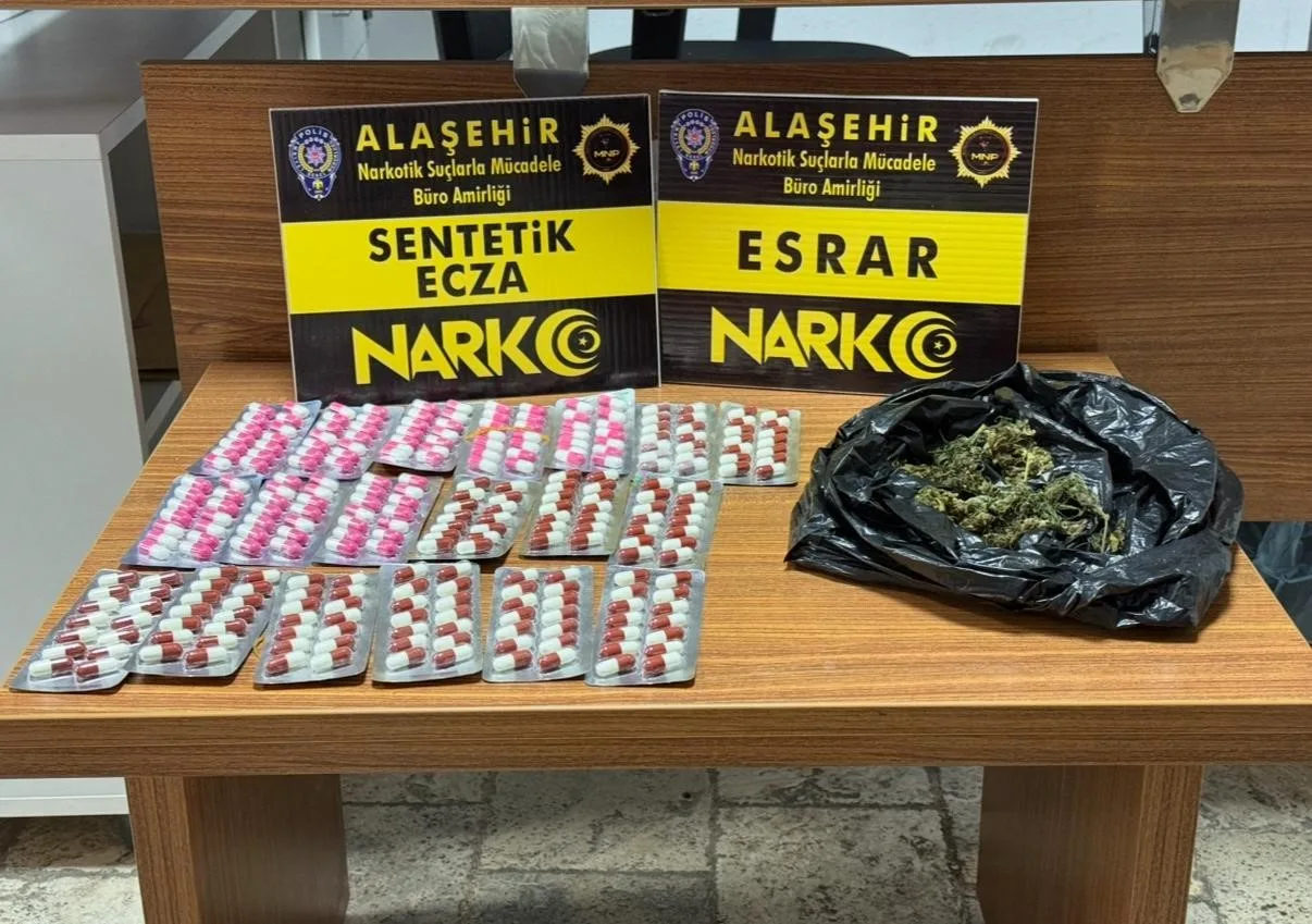Manisa’nın Alaşehir ilçesinde polis ekiplerince düzenlenen uyuşturucu operasyonunda gözaltına alınan