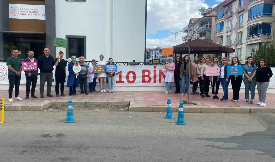 Manisa’nın Alaşehir ilçesinde İlçe Sağlık Müdürlüğü personelleri, “Dünya Yürüyüş Günü”