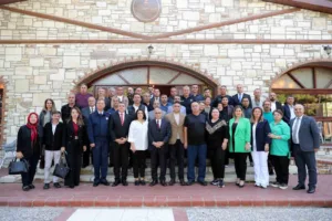 İzmir’in Aliağa ilçesinde 19 Ekim Muhtarlar Günü, düzenlenen programla kutlandı.