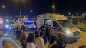 Hatay’da alışveriş yapıp evine giderken motosikletin çarptığı kadın ile sürücü