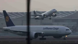Alman hava yolu şirketi Lufthansa’nın CEO’su Carsten Spohr, yüksek vergi
