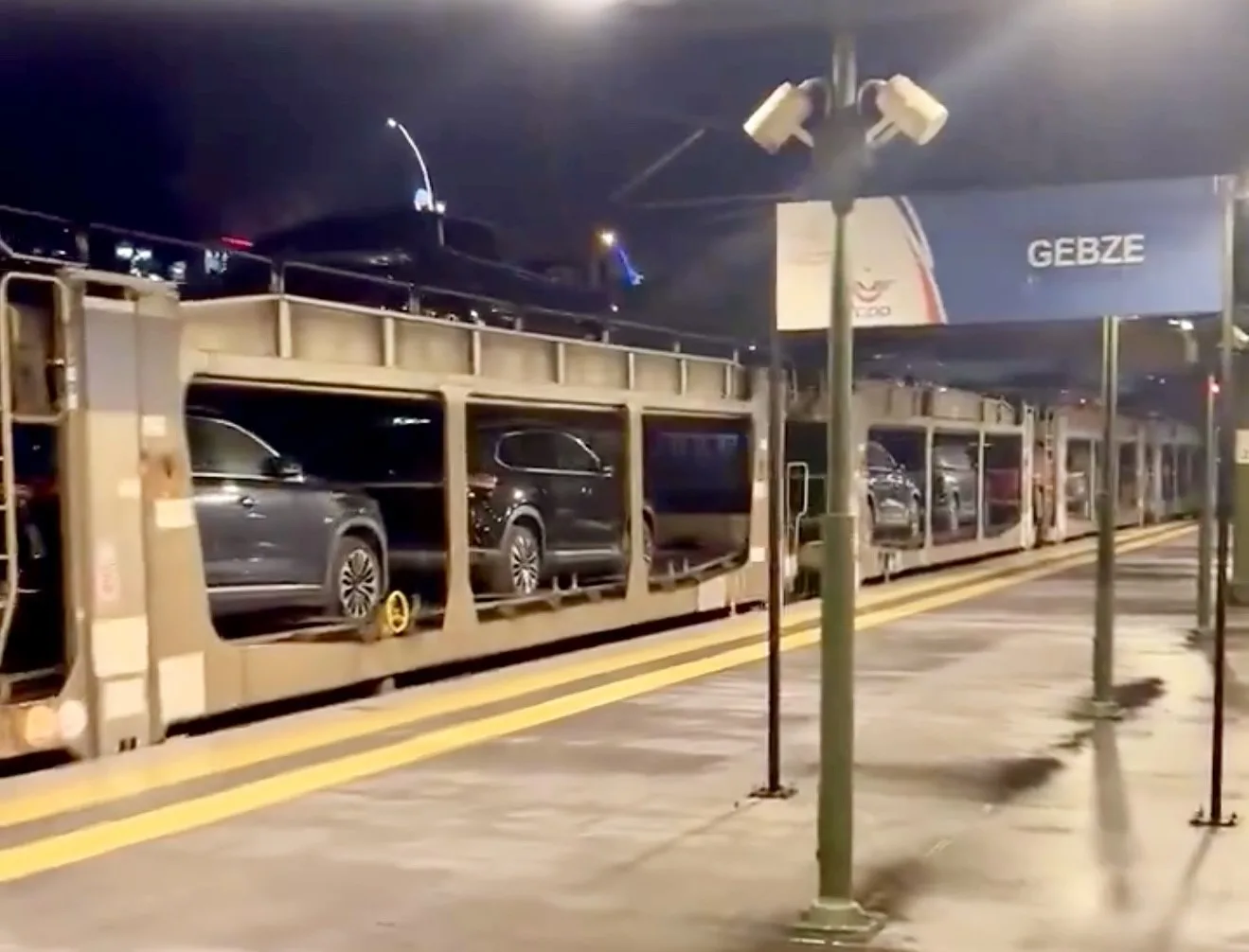 Türkiye’de üretilen Togg otomobilleri, Almanya’daki sahiplerine teslim edilmek üzere Gebze’den