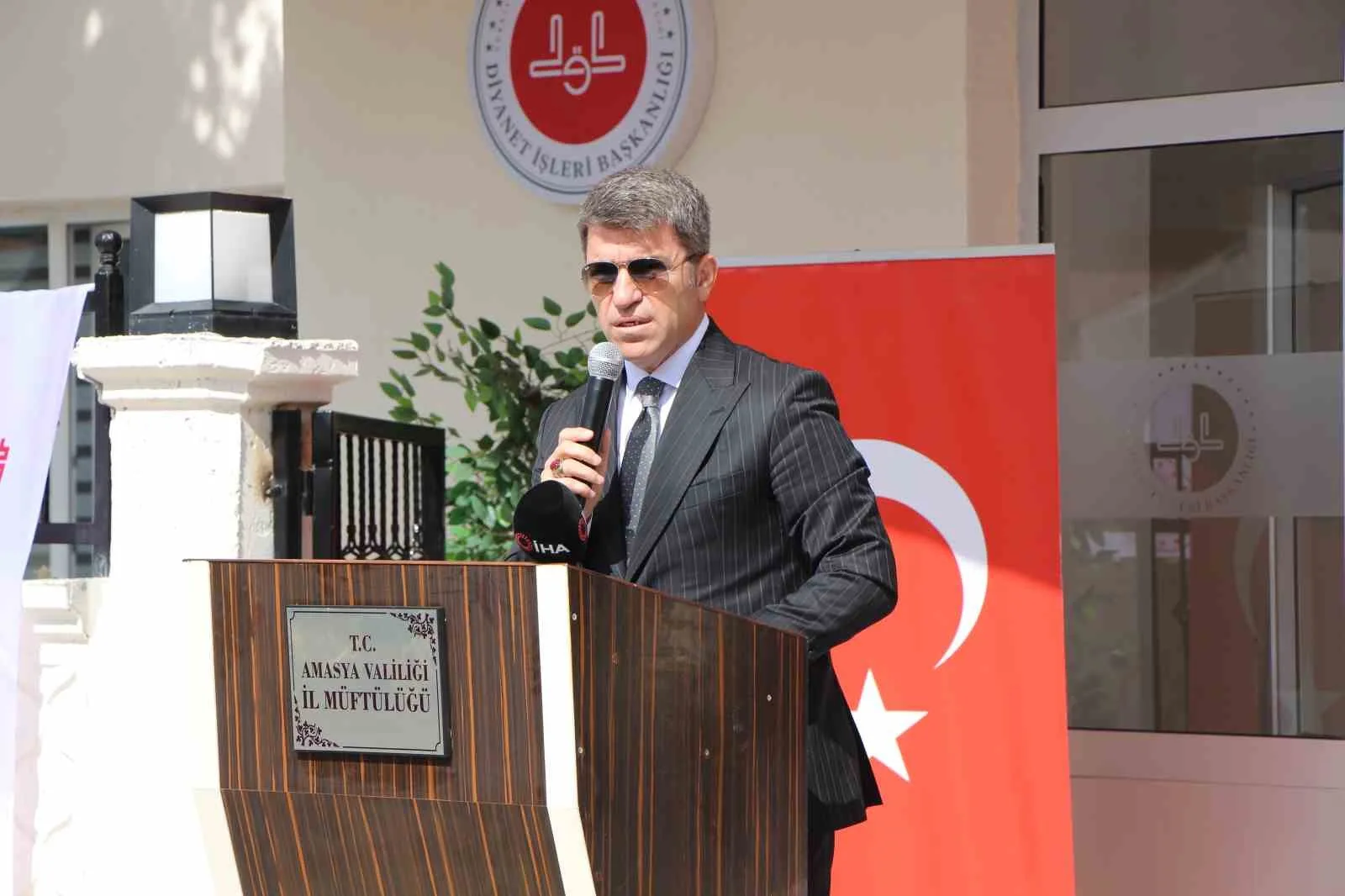 Amasya’da kanser taramalarında kullanılan mobil araç bulunmazken, Vali Önder Bakan