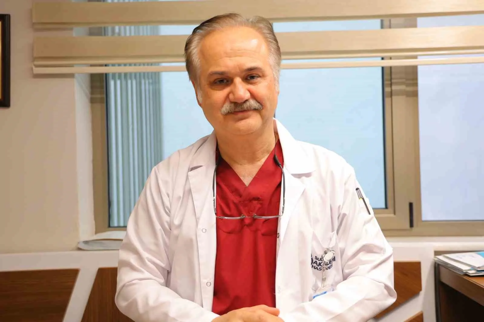 Kahramanmaraş’ta bir hasta ameliyat sırasında anestezinin de etkisiyle türkü ve