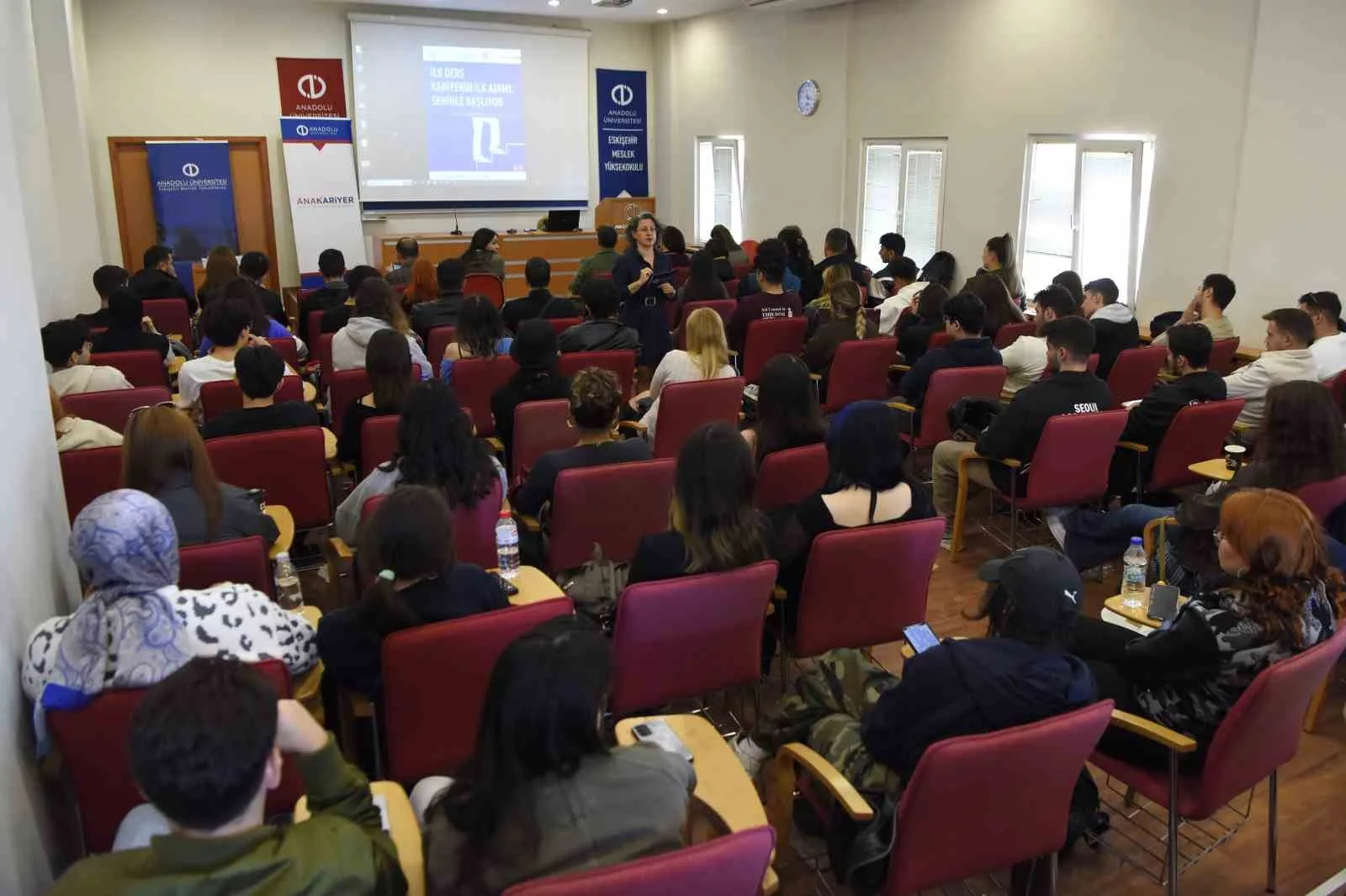 Anadolu Üniversitesi Eskişehir Meslek Yüksekokulu’nda (EMYO) ’Kariyerin İlk Adımı: Seninle