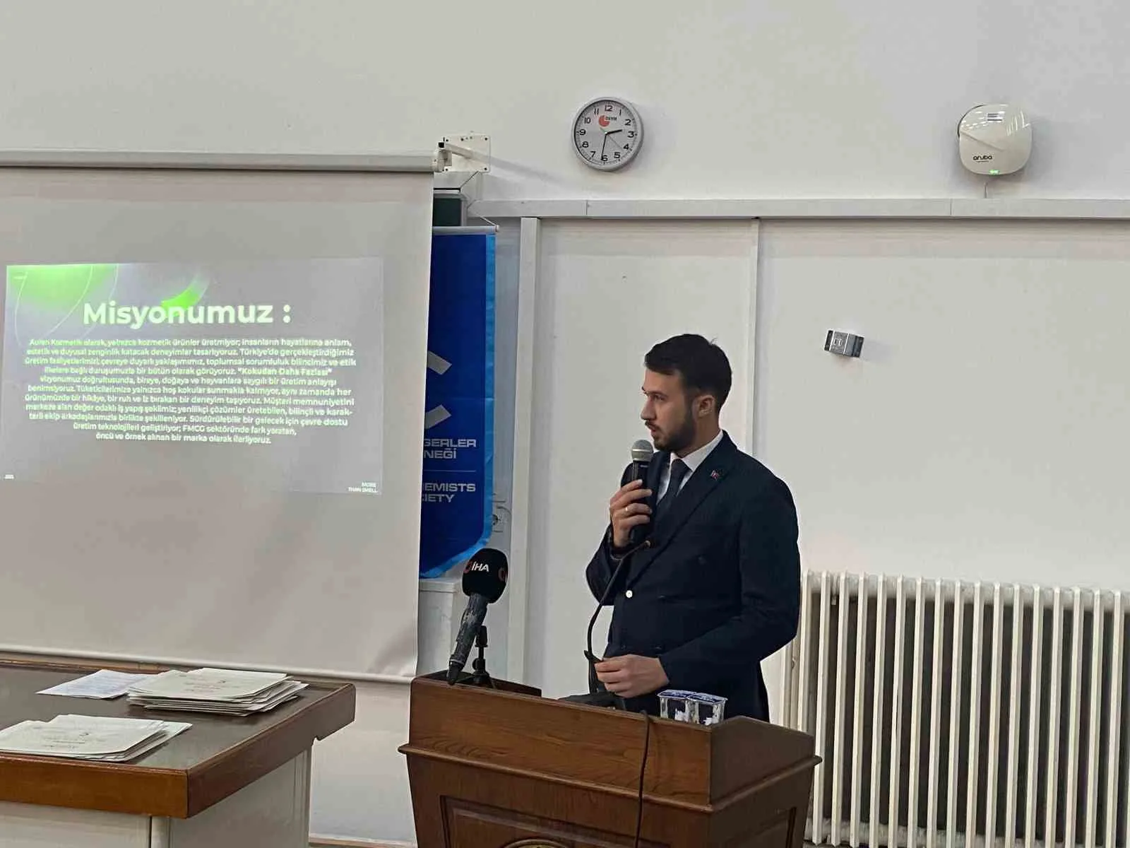 Ankara Üniversitesi Kimya Fakültesi’nde, Auran Kozmetik ve Kimyagerler Derneği iş