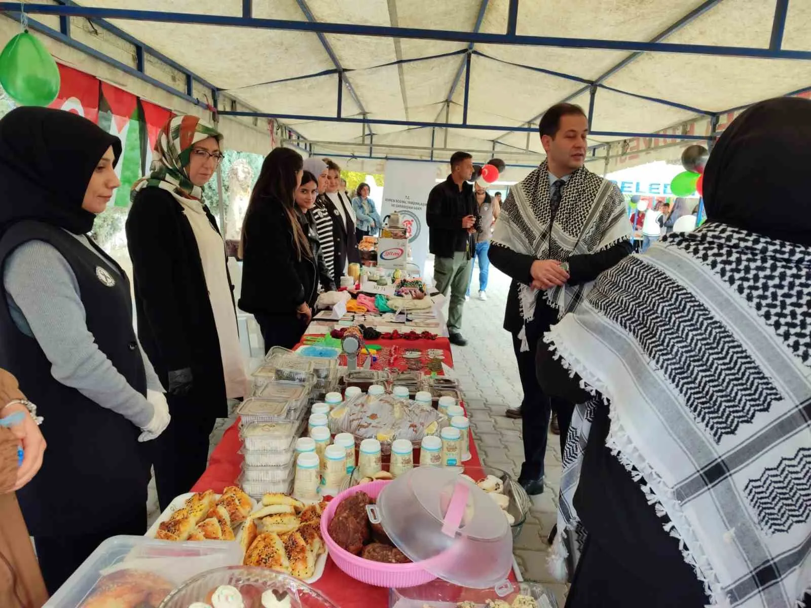 Ankara’nın Evren ilçesinde “Gazze’ye Umut Yolculuğu” adı altında hayır etkinliği