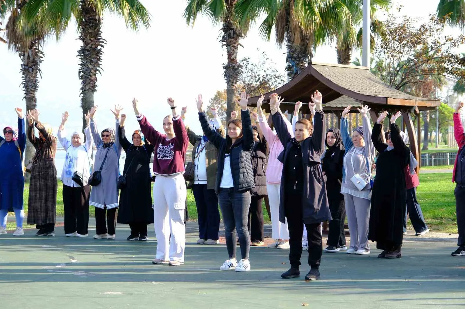 Kocaeli’de kadınların sağlıklı ve aktif bir yaşam sürmelerine amacıyla düzenlenen