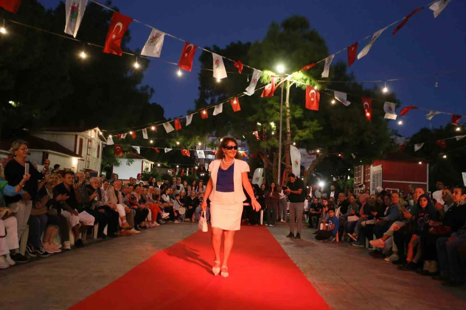 Kepez Belediyesi’nin düzenlediği Uluslararası Yaşlılıkta Sağlık ve Esenlik Festivali kapsamında