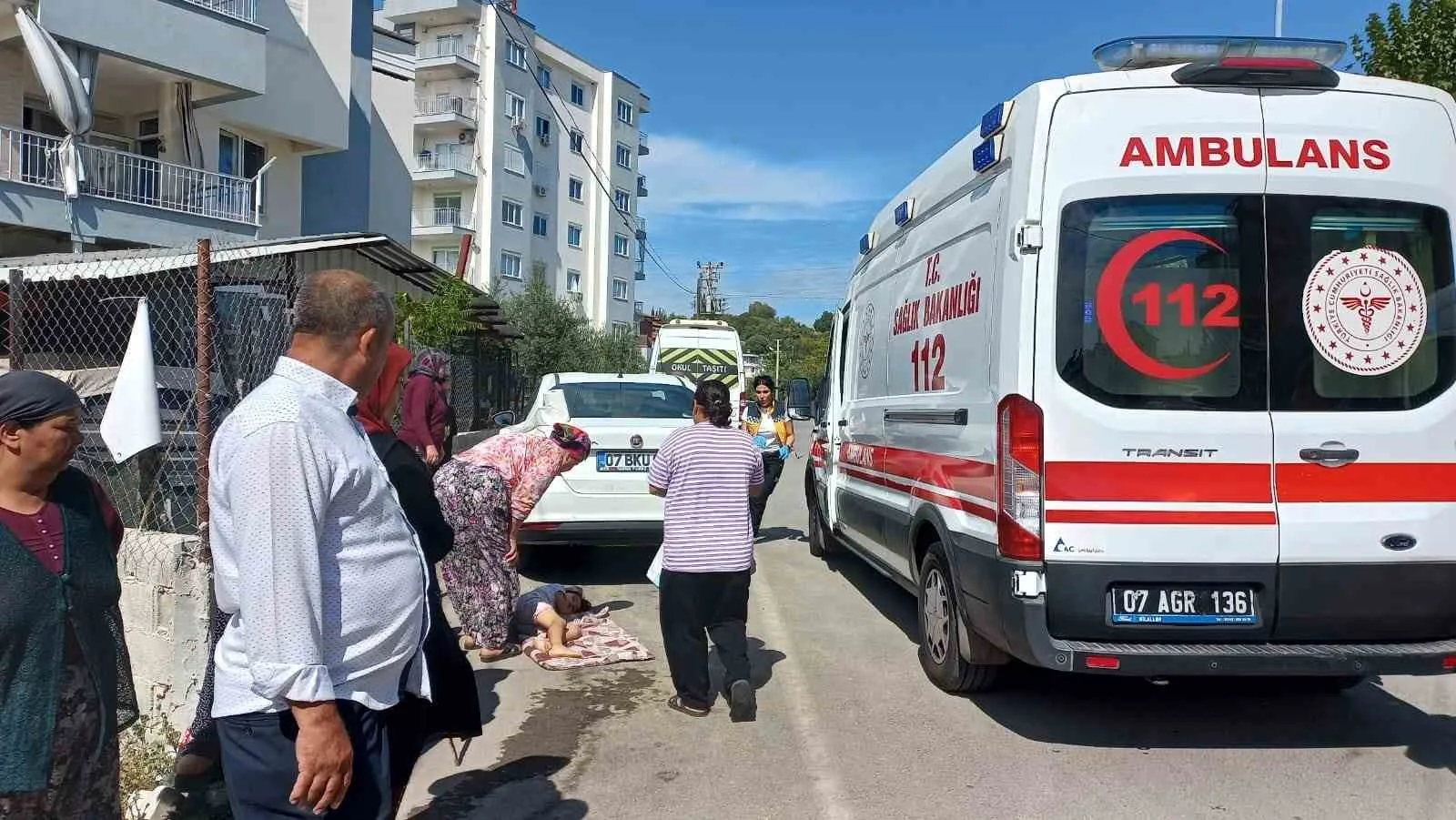 Antalya’nın Serik ilçesinde okul servis minibüsünün çarpması sonucu 3. sınıf