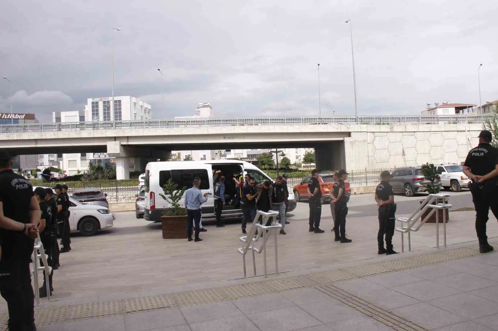 Antalya’nın Serik ilçesinde 2 kişinin hayatını kaybettiği, 2 kişinin de