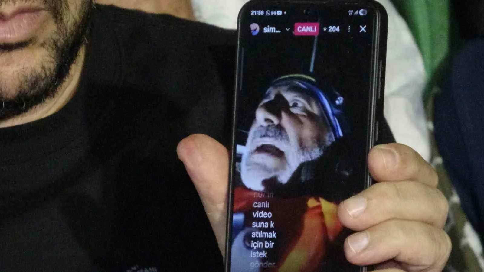 Antalya’da yüzlerce kişi İsrail donanması tarafından Gazze’ye yardım amacıyla yola