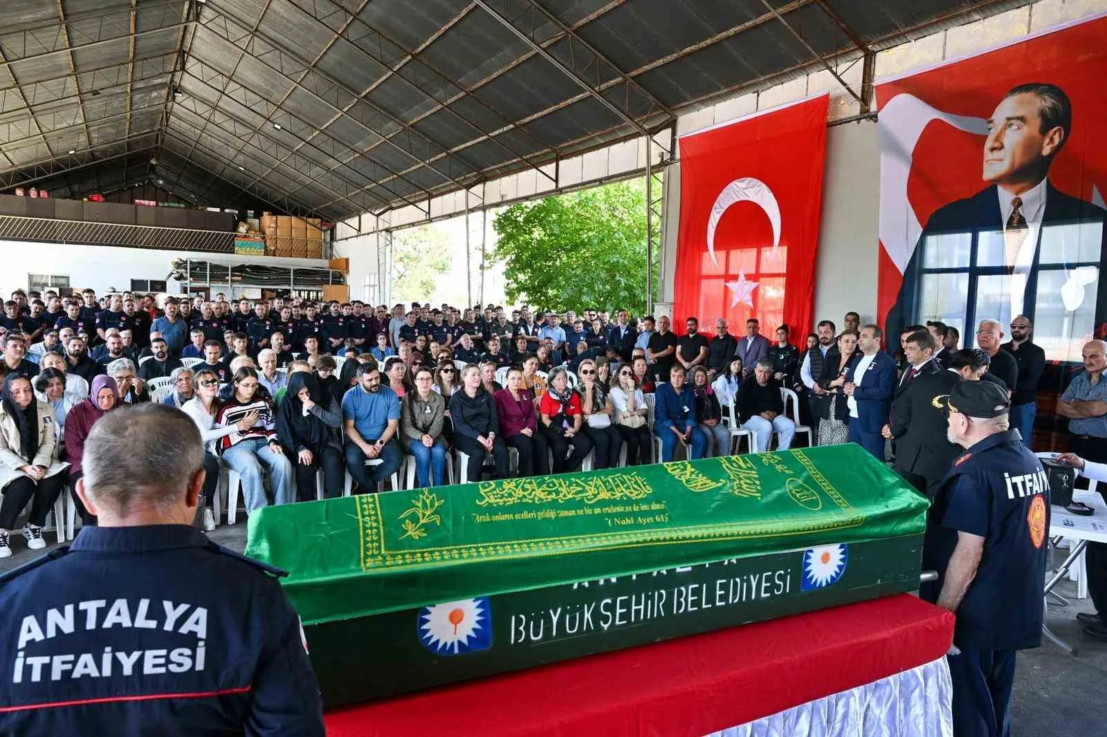 Antalya’da geçirdiği kalp krizi sonucu hayatını kaybeden Büyükşehir Belediyesi İtfaiye