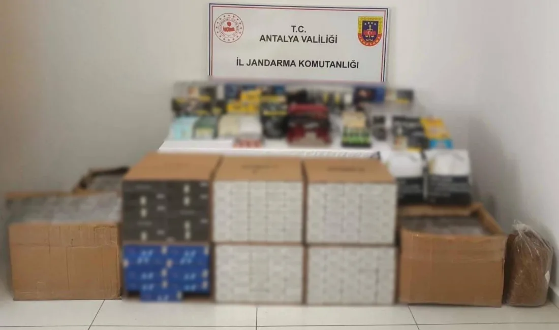 Antalya’nın Kaş ilçesinde düzenlenen operasyonda yüklü miktarda kaçak tütün ve