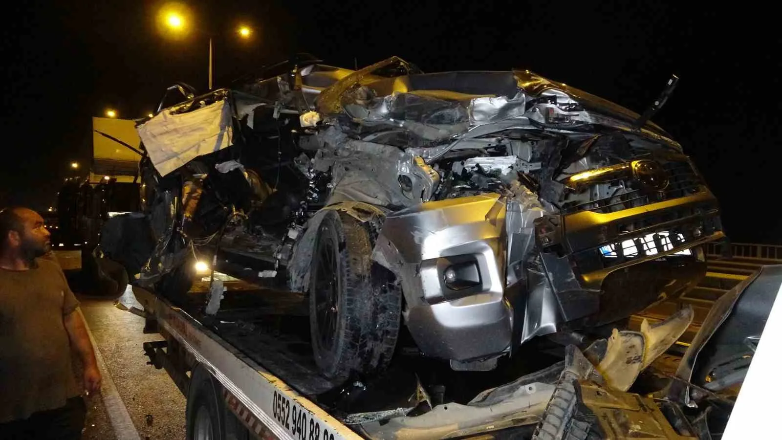 Antalya’nın Manavgat ilçesinde seyir halindeki pikabın, kamyona arkadan çarpması sonucu