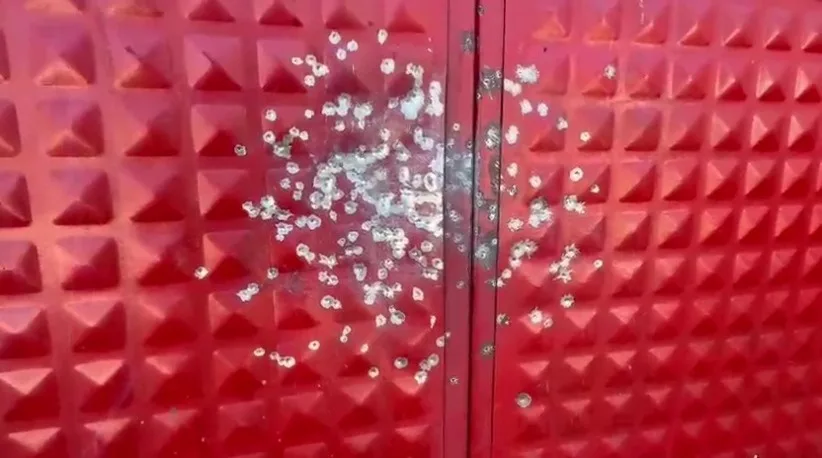 Antalya’nın Elmalı ilçesinde iki kardeş ait iş yerlerinin pompalı tüfekle