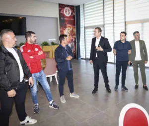 Antalyaspor, Teknik Direktör Emre Belözoğlu ile karşılıklı anlaşarak yollarını ayırdığını