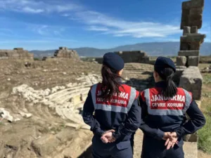 Aydın’ın Çine ilçesindeki Alabanda Antik Kenti’nde jandarma ekipleri tarafından devriye