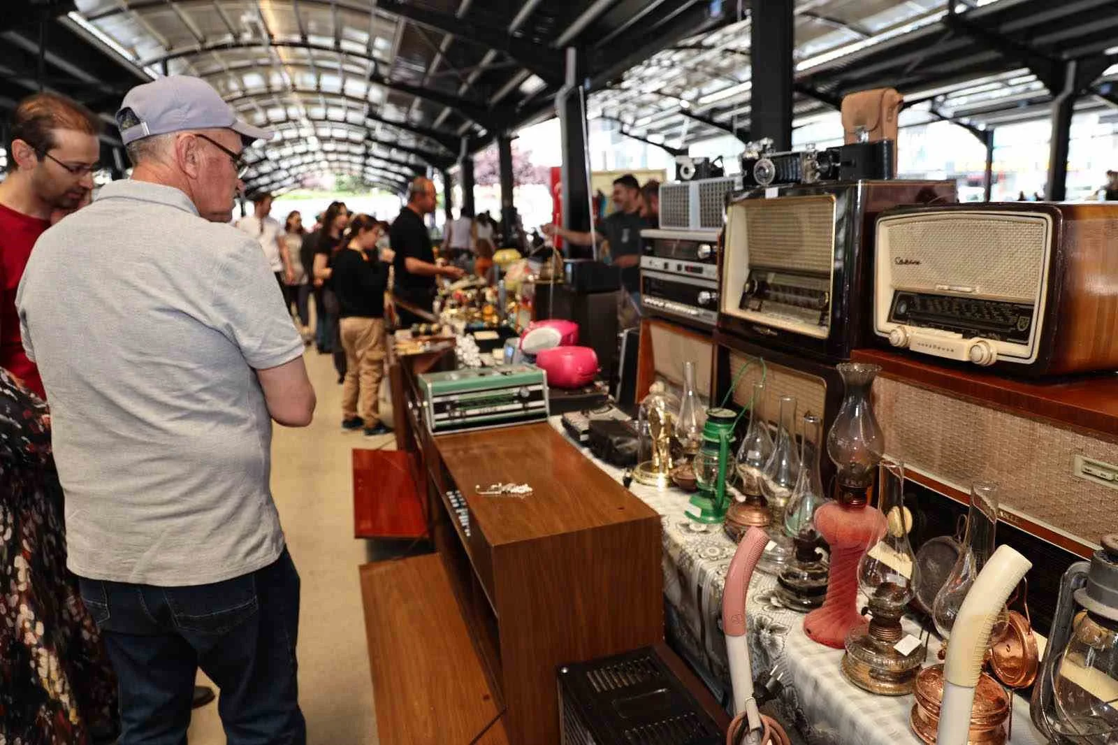 Kurulduğu günden bu yana nostalji tutkunlarının büyük ilgisini gören Antika