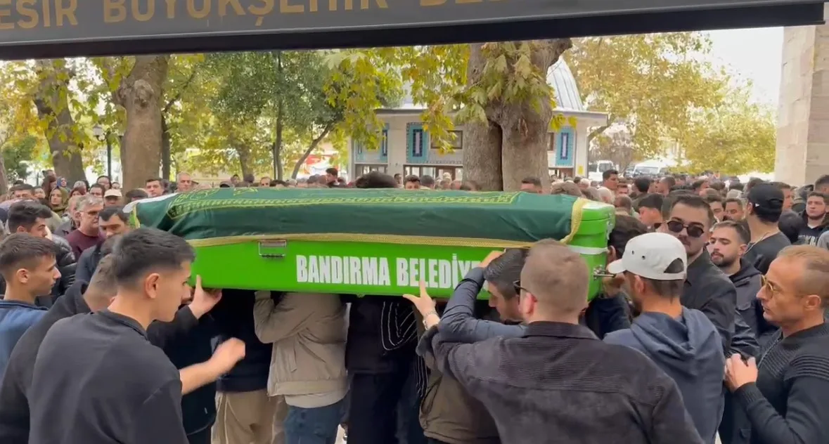 Balıkesir’in Bandırma ilçesinde 1. Amatör Küme ekiplerinden Sanayispor’un kalecisi Oğuzhan