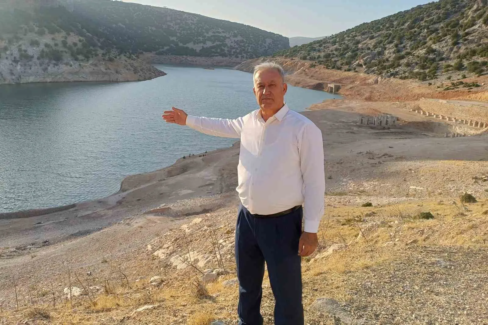 Gaziantep’in Araban ilçesinde bulunan Ardıl Barajı’nda su seviyesi, su alma