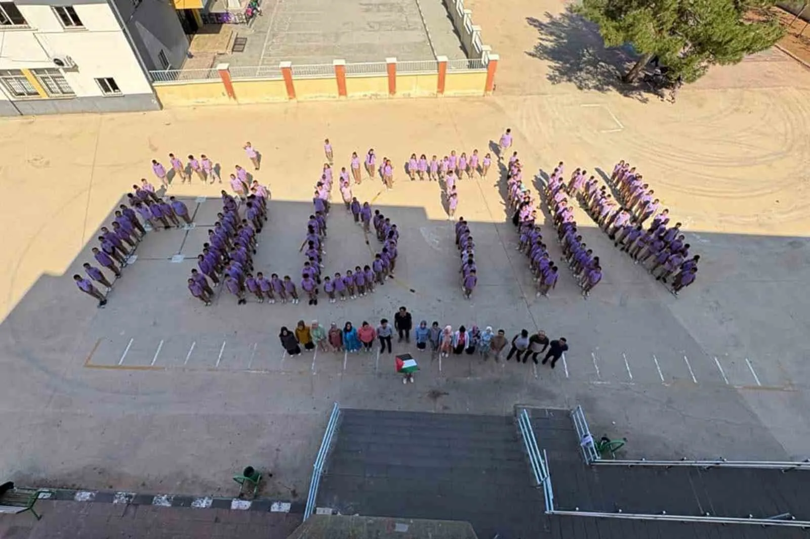 Gaziantep’in Araban ilçesindeki okullarda yapılan çeşitli etkinliklerle Filistin ve Gazze’ye