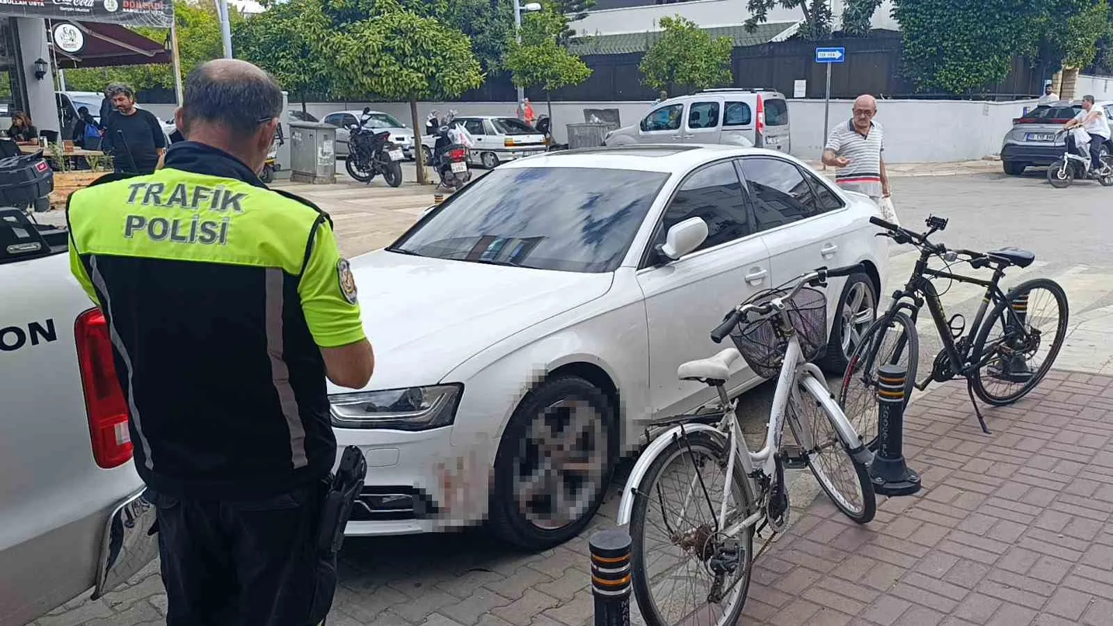 Antalya’nın Manavgat ilçesinde bir vatandaşın “Otomobilin her tarafında kan var”