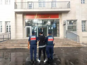 Aydın’ın Çine ilçesinde hapis cezasıyla aranan şahıs, düzenlenen operasyonla yakalandı.