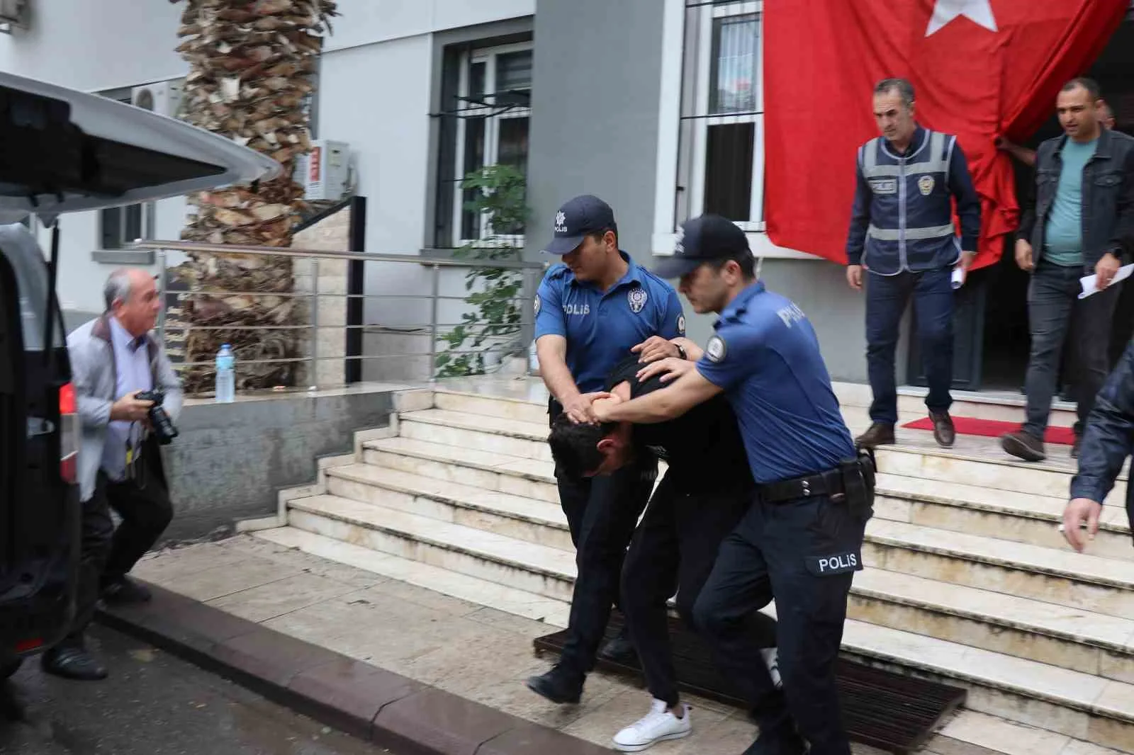 Denizli’de 2 yaşındaki Aren bebeği darp ederek hastanelik eden annesinin