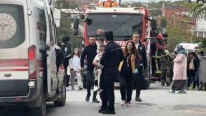 İstanbul’un Arnavutköy ilçesinde 4 katlı bir binanın ikinci katında çıkan