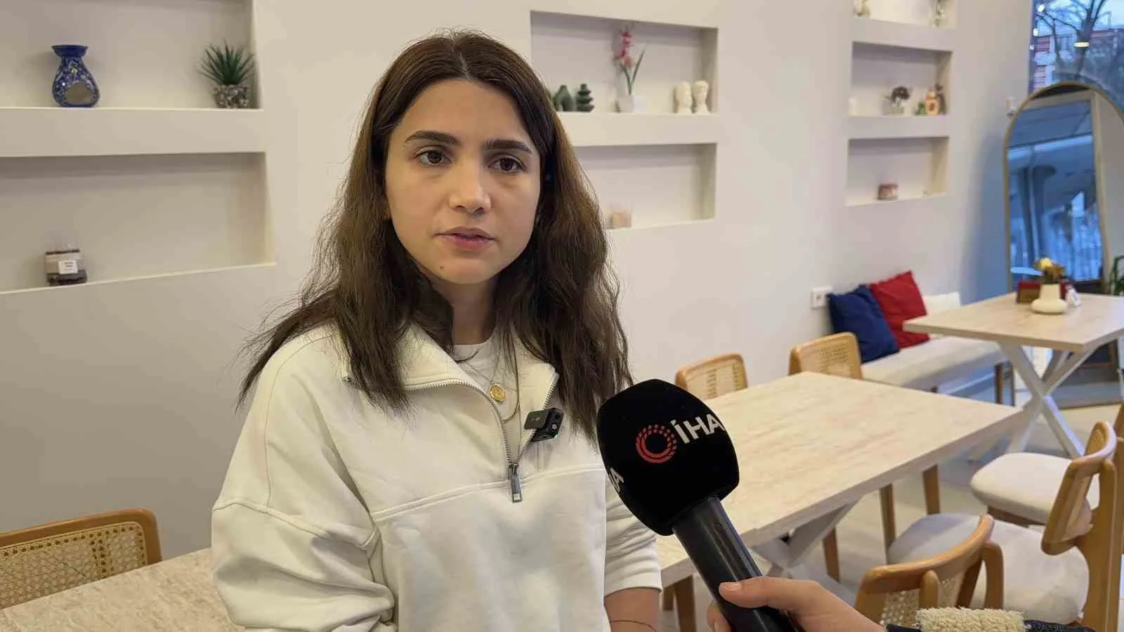 İstanbul’un Arnavutköy ilçesinde bir butik kafe işleten kadın, İSKİ tarafından