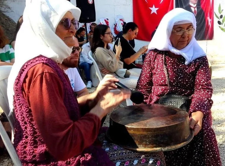 Muğla’nın Menteşe ilçesine bağlı Göktepe Mahallesi’nde yaşayan kadınlar, yöresel kültürü