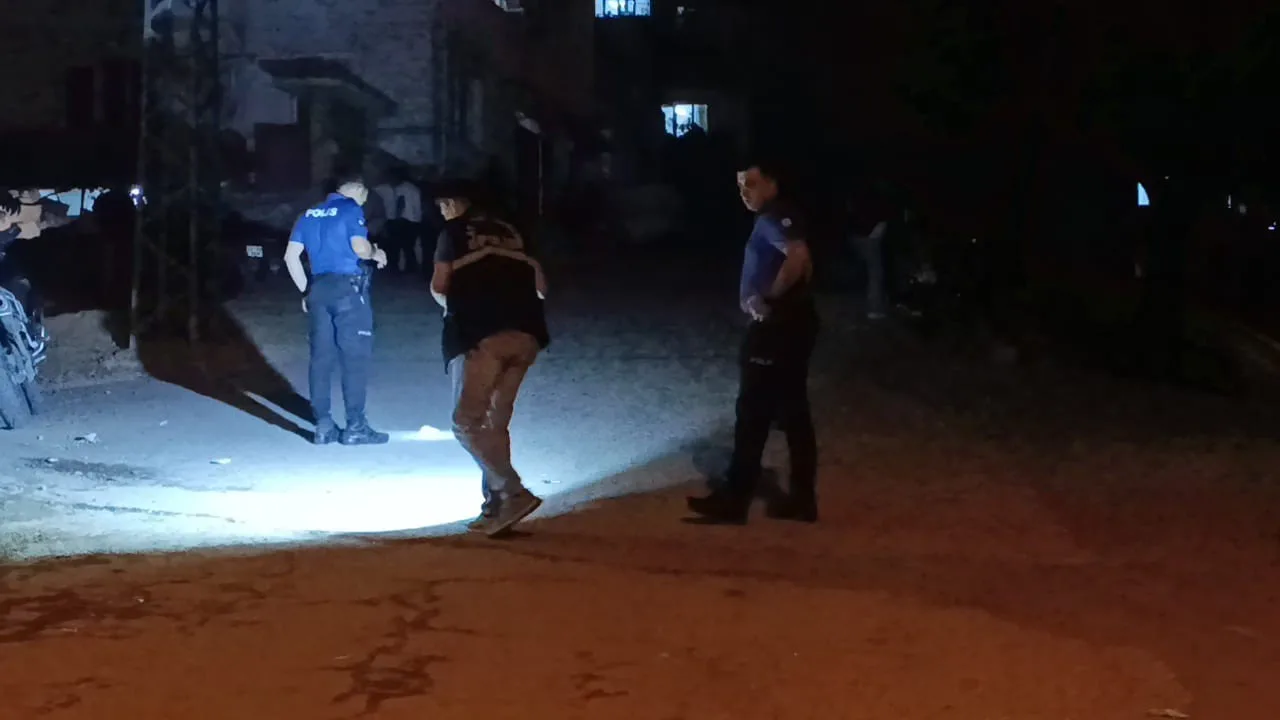 Kahramanmaraş’ta asker eğlencesi sırasında çıkan silahlı kavgada 6 kişi yaralandı.