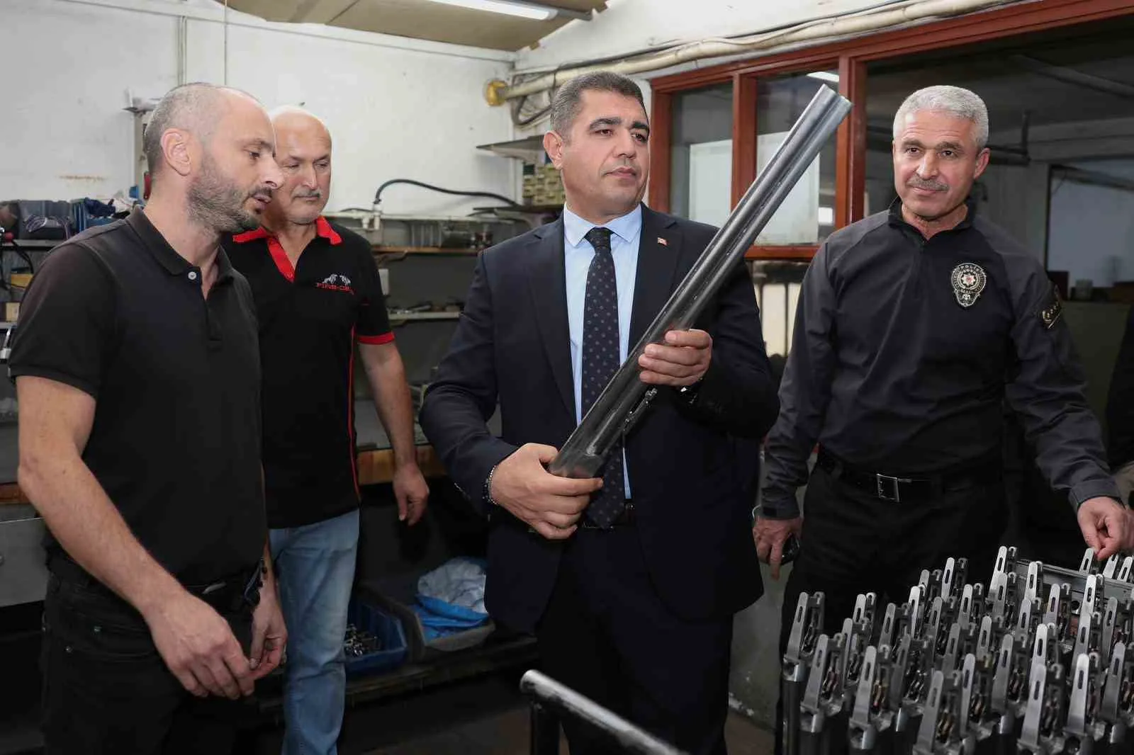 DÜZCE (İHA) – Düzce Valisi Selçuk Aslan Düzce’de av tüfeği