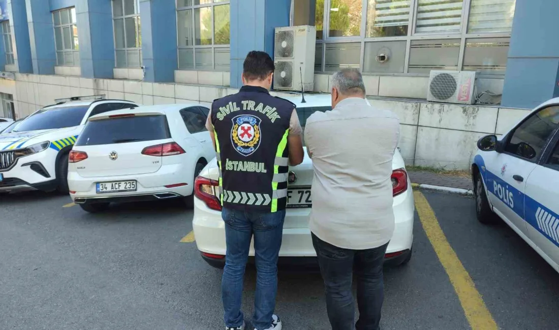 Avcılar D-100 güney yan yol mevkiinde bir sürücü, İETT otobüsü