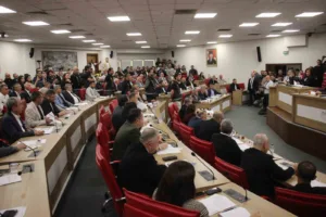 Aydın Büyükşehir Belediye Meclisinde, Adnan Menderes Bulvarının tek tip tabelaya