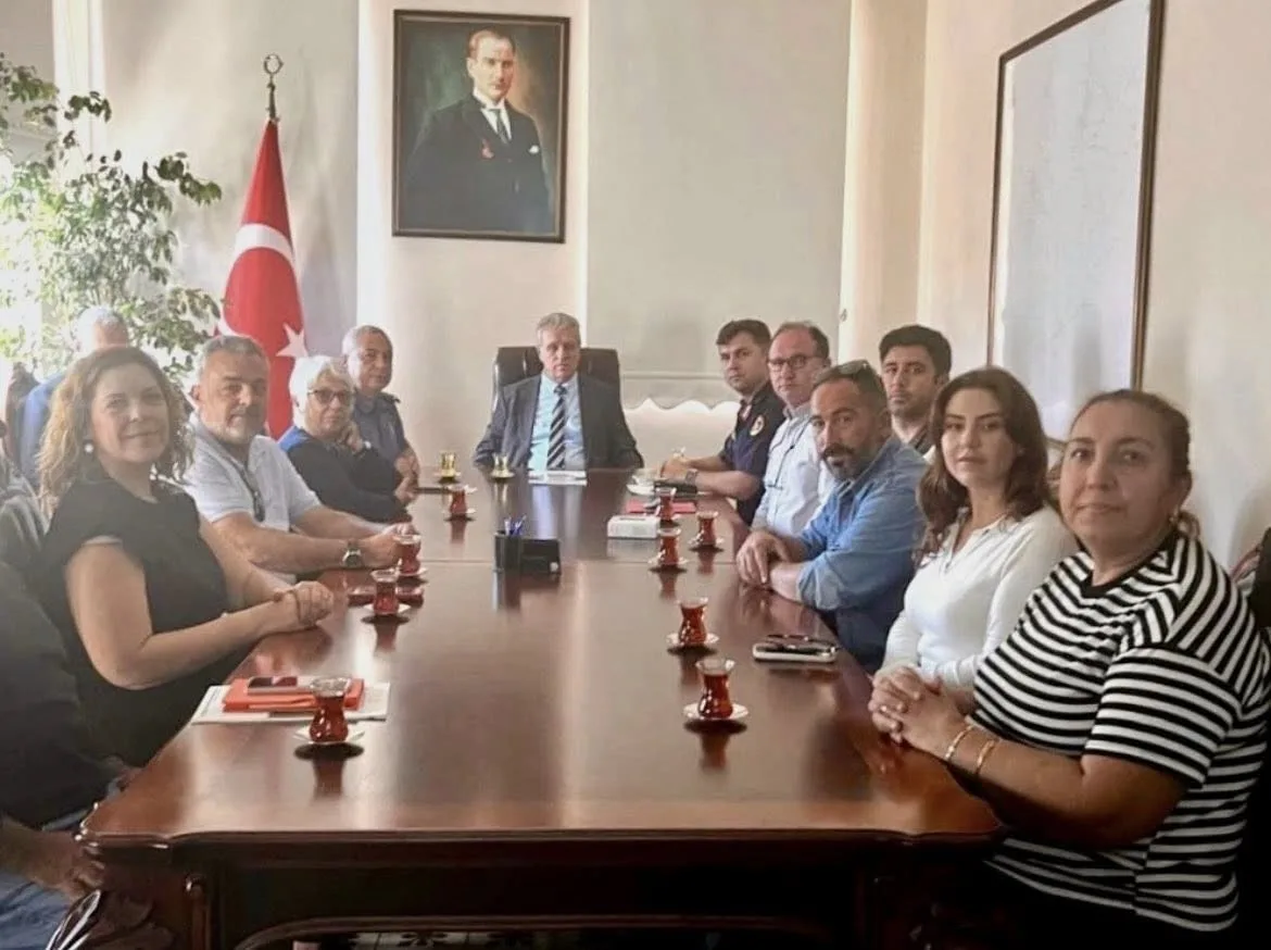 Kuşadasında yaşayan ve Nesli Tehlike altında olan Aydın Gaşağı (Rhaponticoides