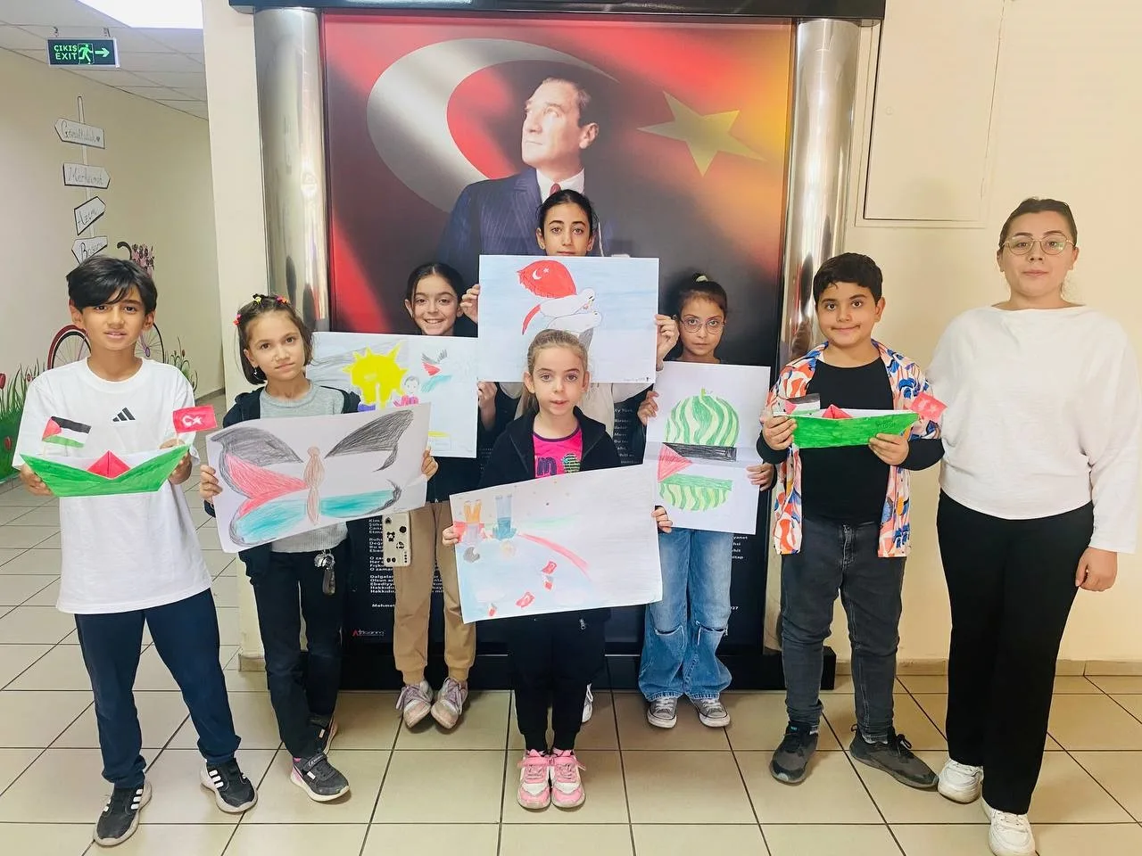 Aydın’da gençler, Gazze’de yaşananlara dikkat çekmek amacıyla düzenlenen resim etkinliğinde